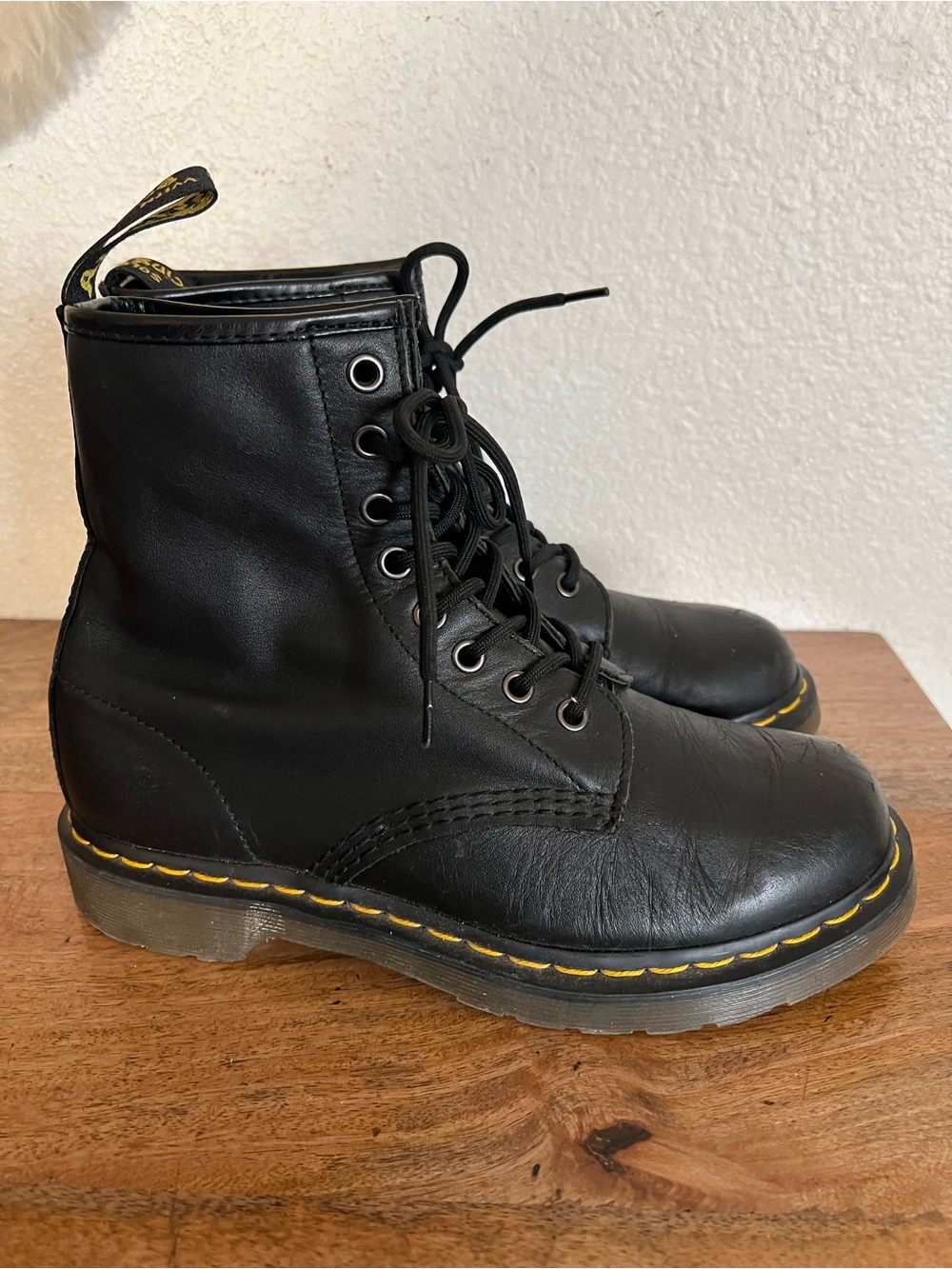 Dr. Martens 1460 Womens Black Leather Lace-Up Ankle Combat Boots US 9
